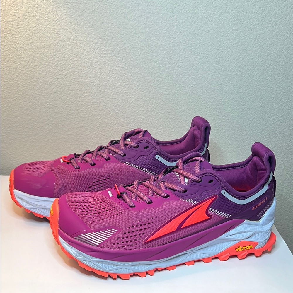 Altra Olympus 5 Women’s Trail Runner Size 10 - LIKE NEW/WORN ONCE Free Shipping!